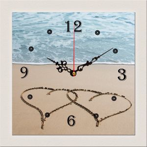 C0305_1 Clock with print Hearts in the sand